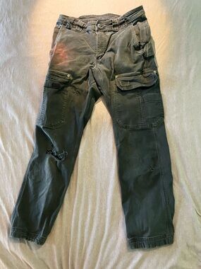 Men's Olive Green Cargo Pants with Utility Pockets